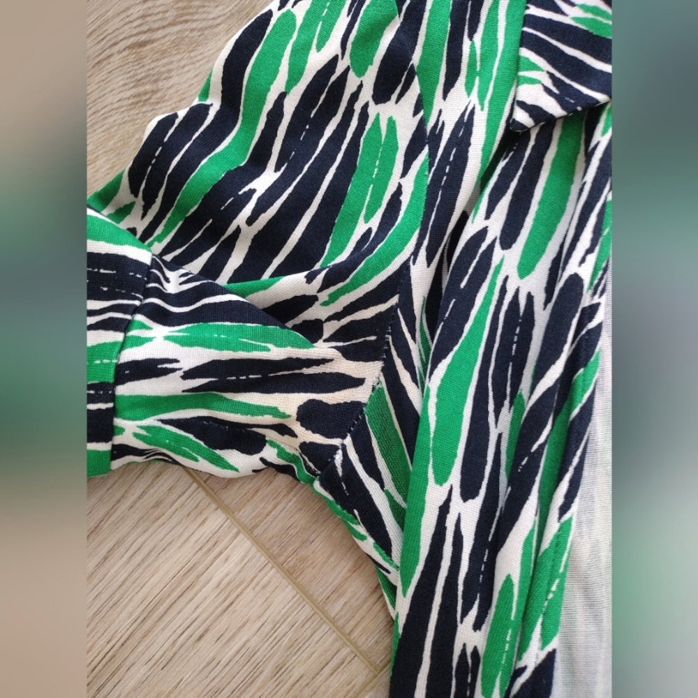Diane Von Furstenberg Silk Jillia Wrap Dress Size 4 Green Black White DVF Dress - Picture 9 of 10